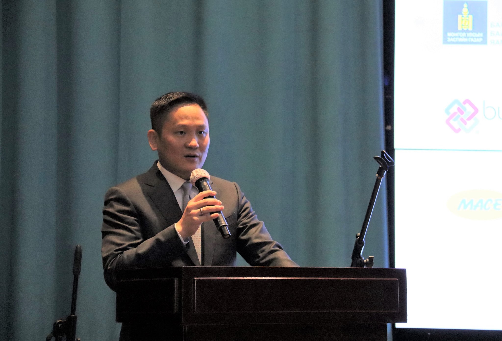 Э.Золбоо: Барилгын салбарын цахим засаглалд шилжих бодлого, үйл ажиллагааг үе шаттайгаар хэрэгжүүлж байна