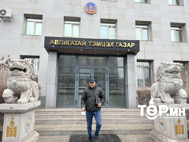 Ж.Мөнхбат: "Хувь хүний өвчин зовлонгоор улстөр битгий хийгээсэй" гэж хүсэх юм даа