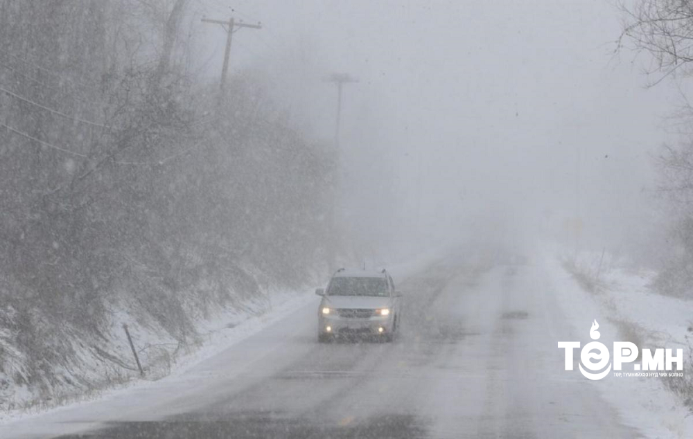 Баруун болон төвийн аймгуудын нутгийн хойд хэсгээр цасан шуурга шуурч нутгийн өмнөд хэсгээр  хүчтэй салхи, шороон шуургатай байхыг анхааруулж байна