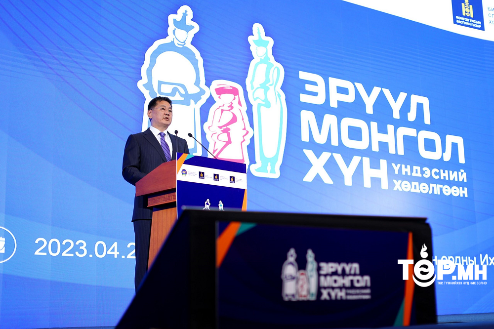 У.Хүрэлсүх: “Эрүүл хүн, эрүүл гэр бүл, эрүүл хамт олон”-ы төлөө үндэстнээрээ сэтгэлгээний өөрчлөлт хийе