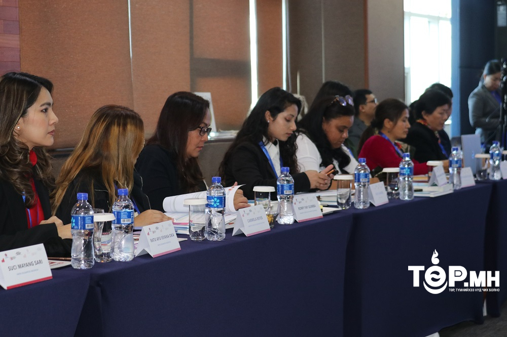 Сурвалжилга: "Шийдвэр гаргах төвшин дэх эмэгтэйчүүдийн оролцоог олон улсын төвшинд хүргэх ёстой"