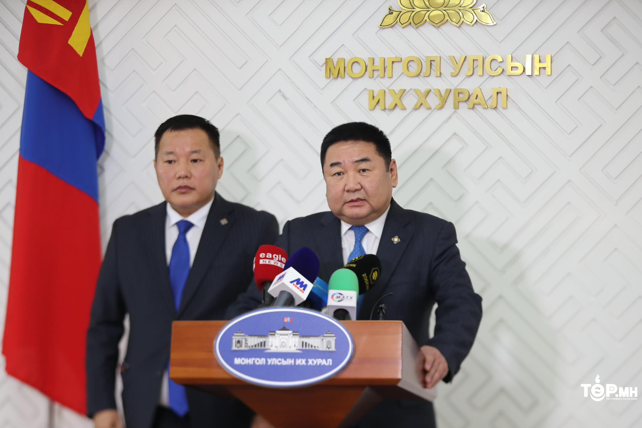 Д.Ганбат: Энэ улс чинь дуусаж байгаа юм байна. ТАЗ-өө татан буулгасан нь дээр