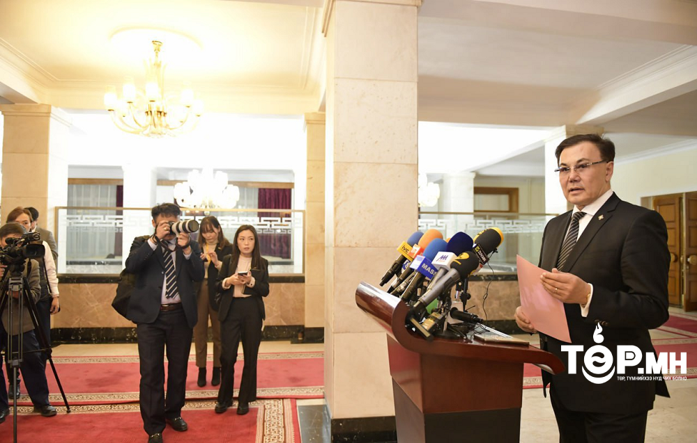 УИХ-ын гишүүн Б.Баттөмөрийн зүгээс ерөнхий сайд Л.Оюун-Эрдэнэд илгээсэн есөн асуулга