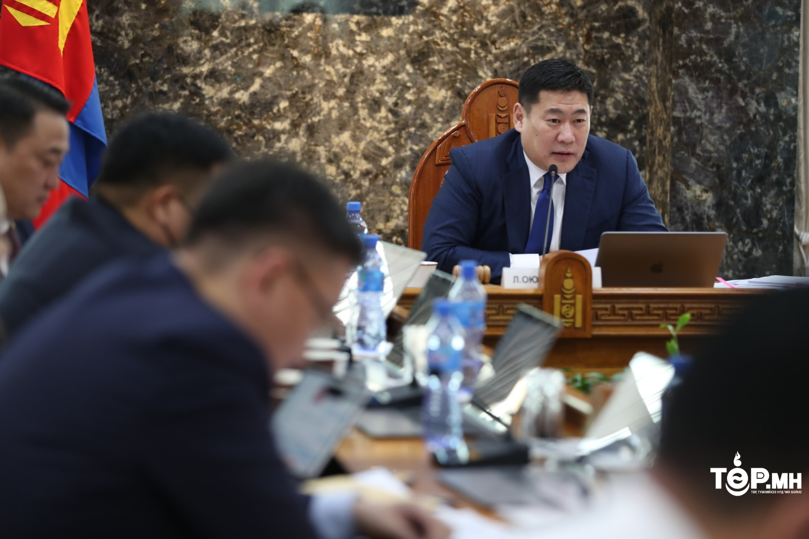 Нийслэлийн авто замын түгжрэлийг бууруулах арга хэмжээний талаар хэлэлцэж байна