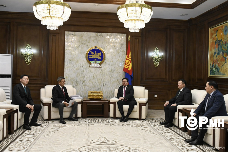 УИХ-ын хяналт шалгалтын тухай хуулийн шинэчилсэн найруулгын төслүүдийг өргөн мэдүүлэв