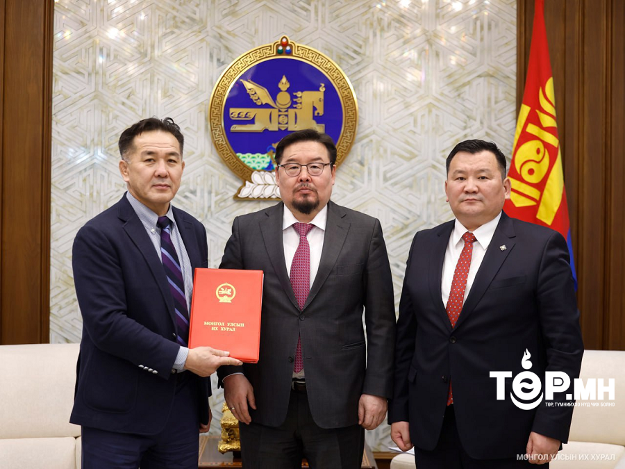 Хөрөнгө оруулалтын тухай хуулиас газартай холбоотой зөрчилтэй заалтыг хасах хуулийн төсөл өргөн мэдүүллээ