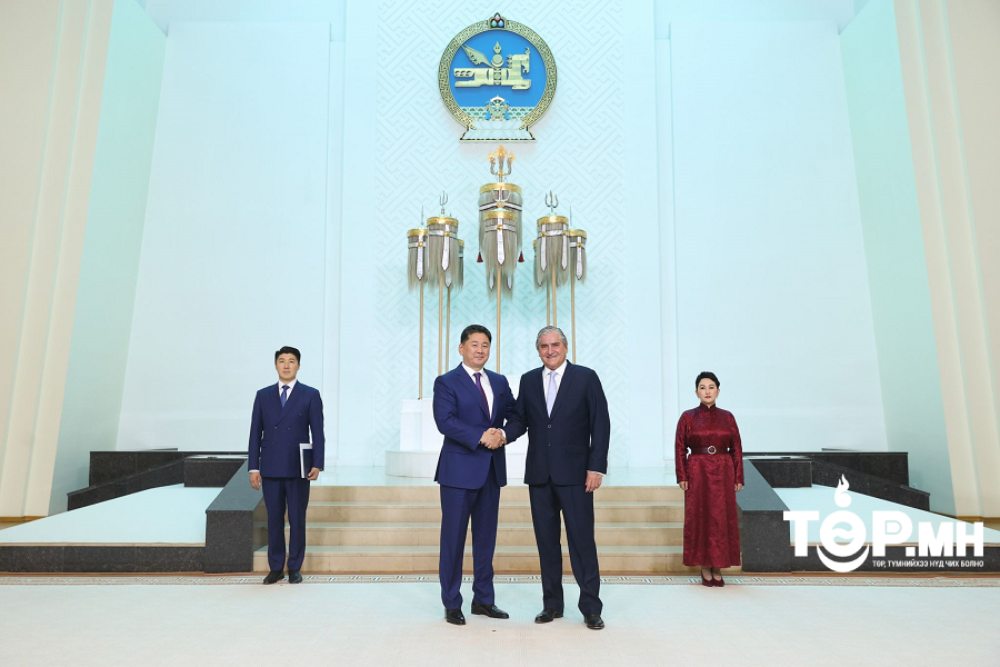 Элчин сайд нар Итгэмжлэх жуух бичгээ өргөн барив