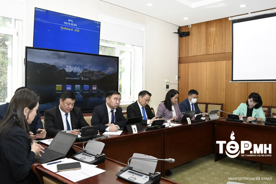 БОХХААБХ: Уламжлалт мал аж ахуйд тулгамдаж буй уур амьсгалын өөрчлөлтөөс шалтгаалсан сөрөг нөлөөллийг бууруулах тухай хуулийн төслийн анхны хэлэлцүүлгийг хийлээ