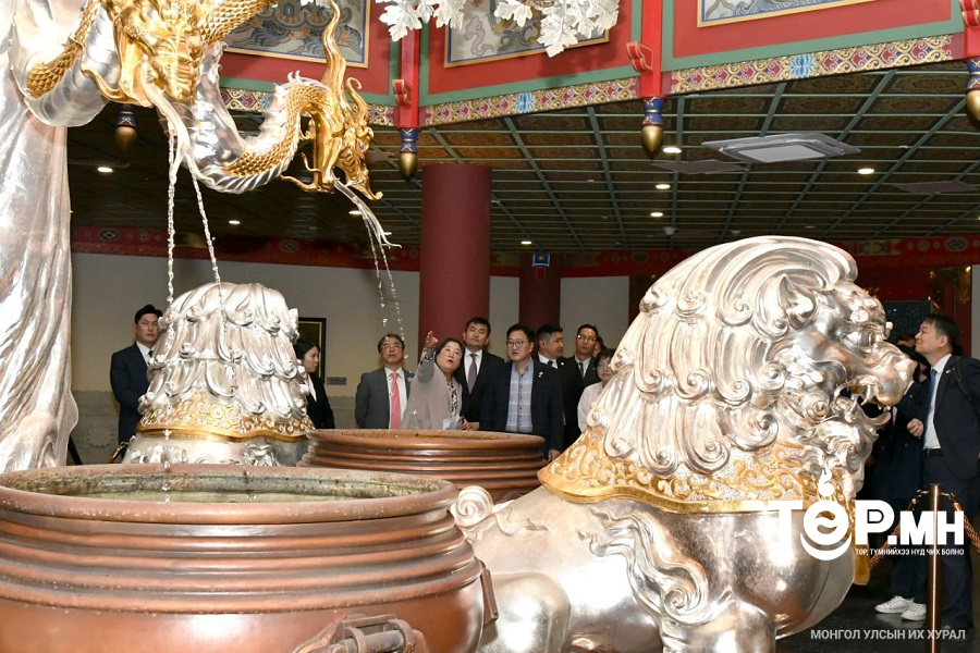 БНСУ-ын Үндэсний Ассамблейн дарга Ү Вон Шиг “Чингис хаан” үндэсний музейд зочиллоо