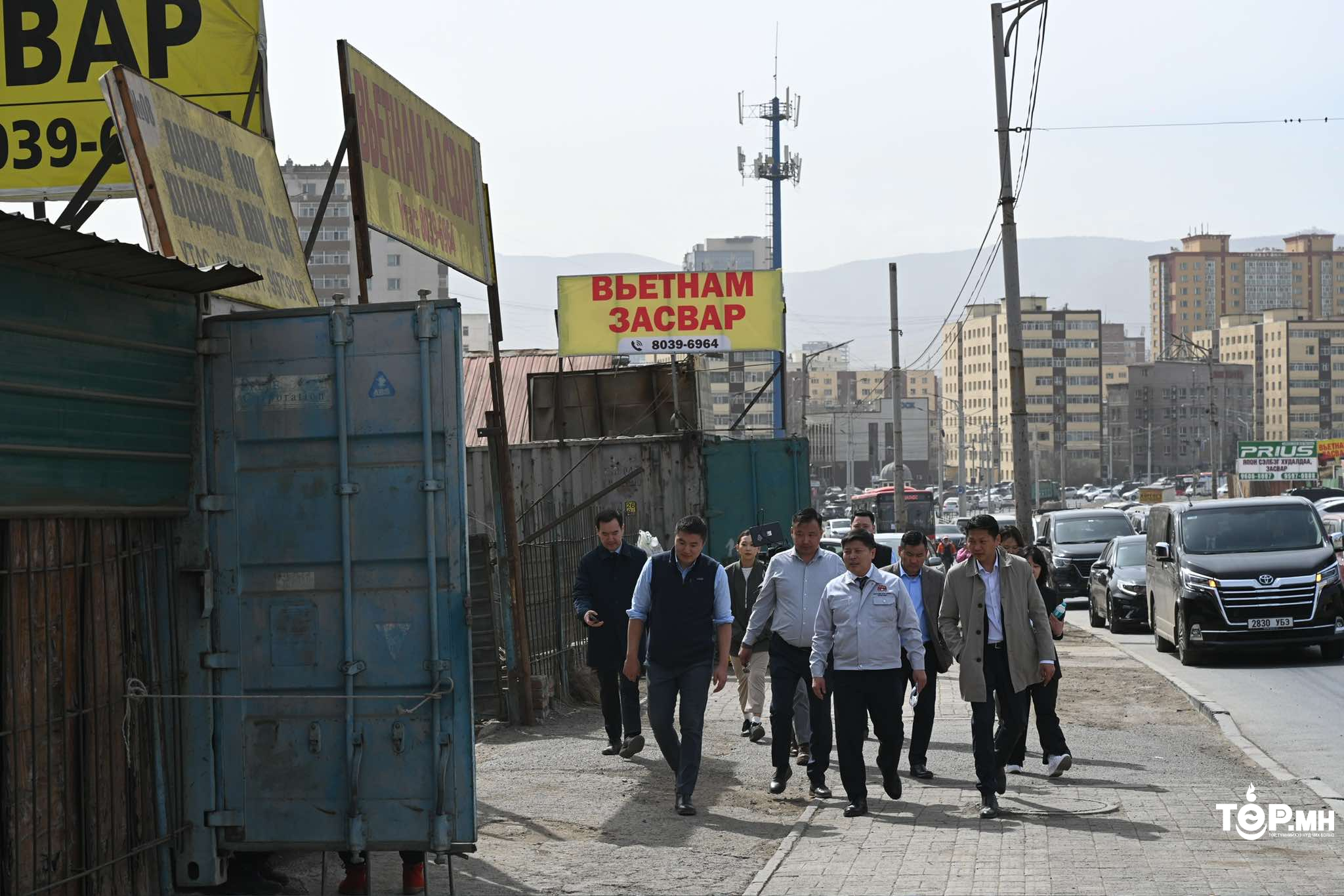 Х.Нямбаатар: Хотын төвөөс нэг км зайд хоёрдогч түүхий эд авч, машины тос, масло солиод байх нь зохимжгүй