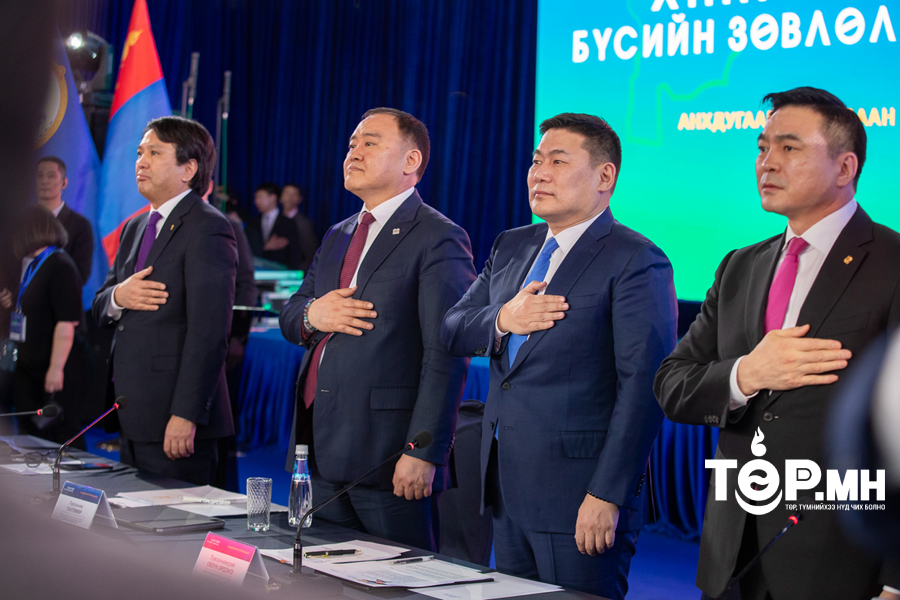 Ерөнхий сайд Л.Оюун-Эрдэнэ: Хангайн бүсийг уламжлалт мал аж ахуйн төрөлжсөн, хот байгуулалтын дэд бүсээс гадна аялал жуулчлалын чиглэлээр хөгжүүлнэ