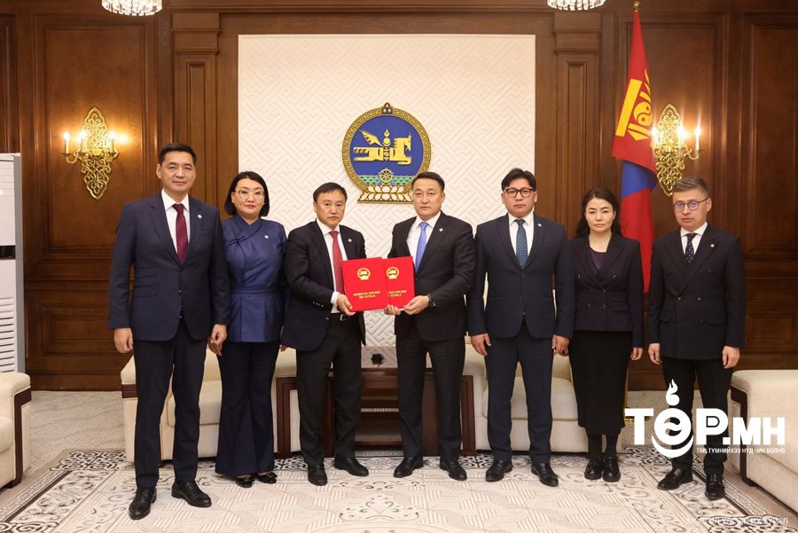 Эрхтэн, эд эс шилжүүлэн суулгах тухай хуулийн төсөл өргөн мэдүүллээ