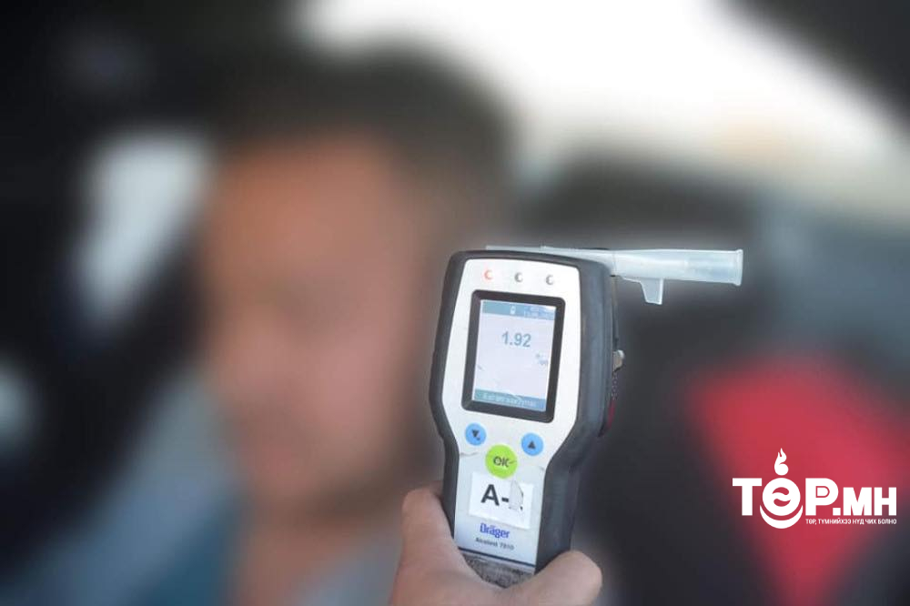 Жолоодох эрхийн үнэмлэхээ хасуулсан үедээ согтуугаар тээврийн хэрэгсэл жолоодон осол гаргажээ