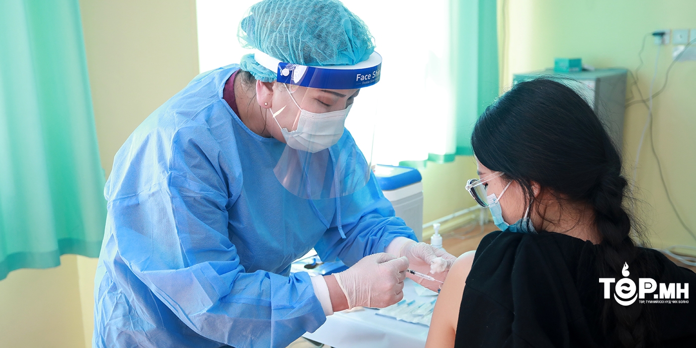 “АстраЗенека” вакцины бүрэн тунд хамрагдсан иргэдэд гурав дахь тун хийж эхэллээ