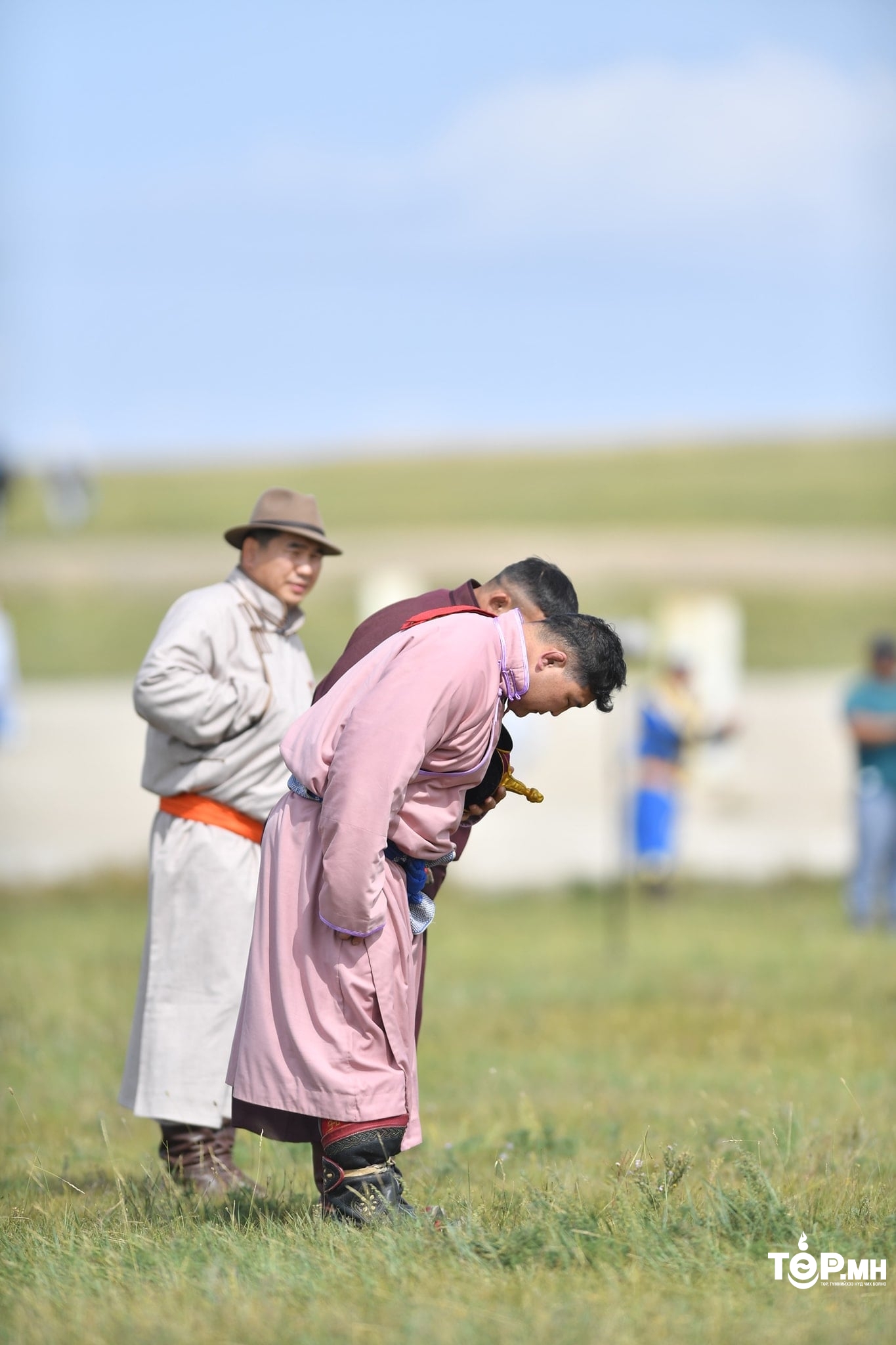 Монгол улсын арслан Р.Пүрэвдагва допинг хэрэглэсэн явдалдаа харамсаж наадамчин олноосоо УУЧЛАЛТ ГУЙЛАА