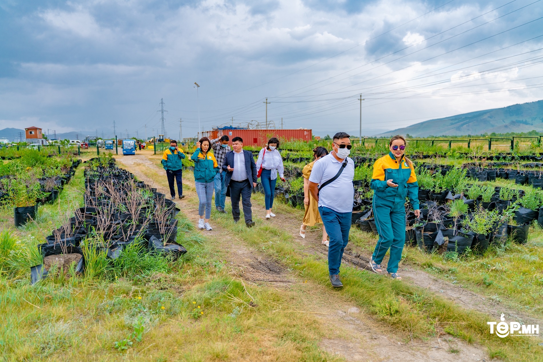 Орхон аймгийн цэцэрлэгт хүрээлэнгийнхэн Үндэсний цэцэрлэгт хүрээлэнгээс туршлага судалж байна