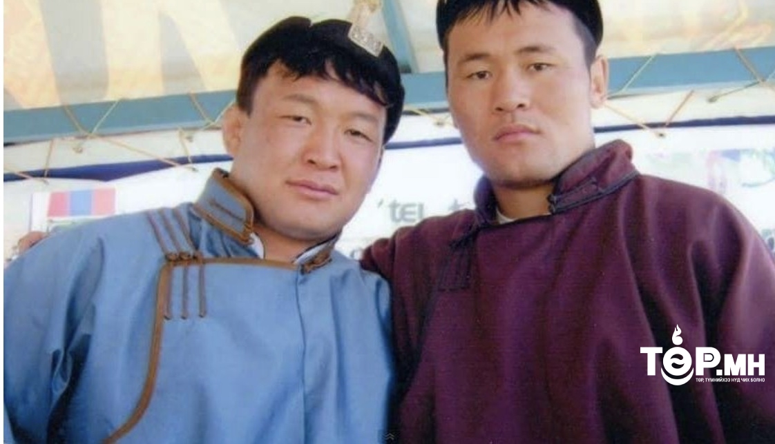 Э.Энхбат начин ухаангүй эмнэлгийн оронд хэвтэж байхад Н.Түвшинбаяр теннис тоглоод явж байна