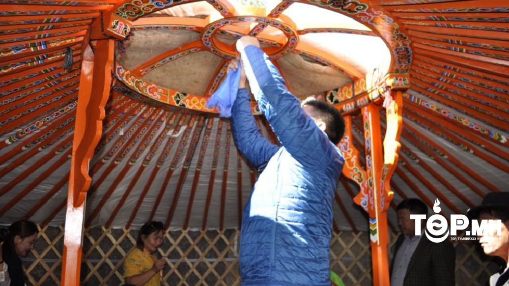 Үерт өртсөн 15 өрхөд таван ханатай гэр олгов