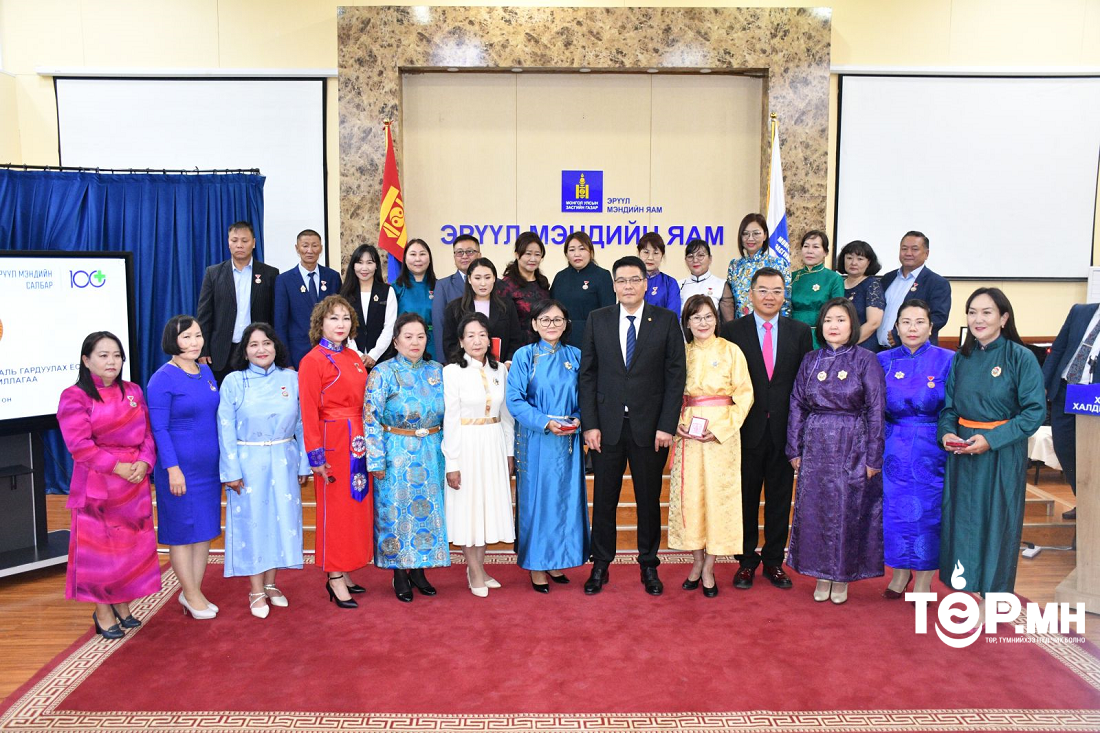 Төрийн дээд одон медалиар шагнав