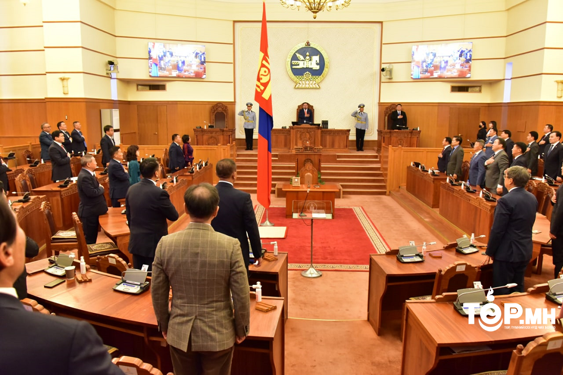 Шинээр томилогдсон Засгийн газрын гишүүд Улсын Их Хуралд тангараг өргөлөө