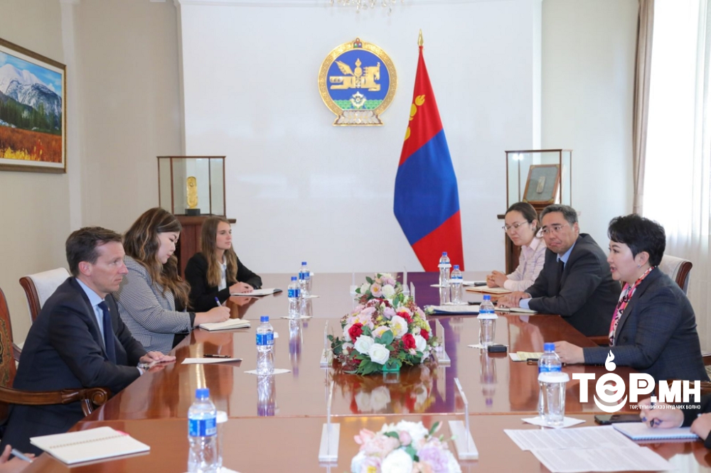 ГХЯ-ны сайд Б.Батцэцэг Мянганы сорилтын корпорацын компакт гэрээний үйл ажиллагаа хариуцсан Дэд Ерөнхийлөгчийг хүлээн авч уулзжээ