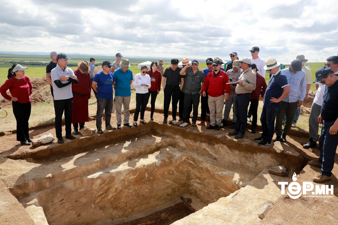 УИХ-ын дарга Г.Занданшатар түүх, соёлын дурсгалт газар, олдворуудыг хадгалан хамгаалах асуудлаар Архангай аймагт ажиллаж байна
