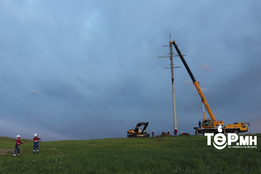 Архангай аймагт цахилгаан дамжуулах шугам унаж, долоон аймгийн 57 сум цахилгаангүй байна