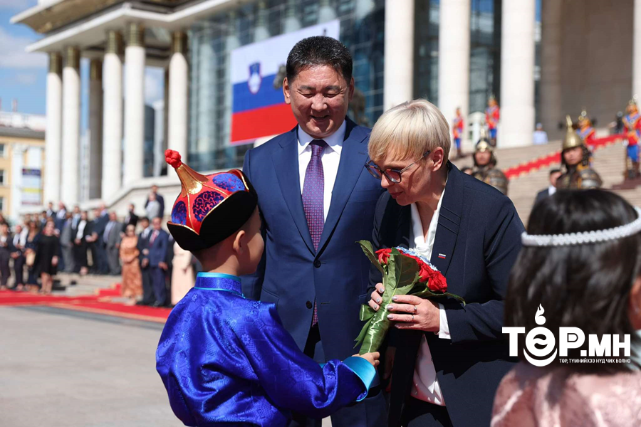 Бүгд Найрамдах Словени Улсын Ерөнхийлөгчийг албан ёсоор угтаж авлаа
