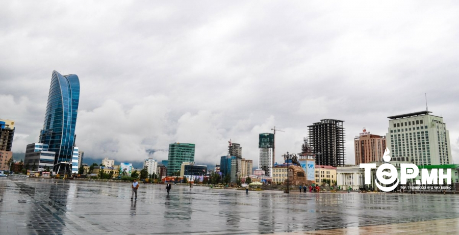 УЛААНБААТАР ХОТ ОРЧМООР: Үүлэрхэг. Бороо орохгүй. Салхи зүүнээс секундэд 5-10 метр, борооны өмнө түр зуур ширүүснэ. +23...+25 градус дулаан байна.