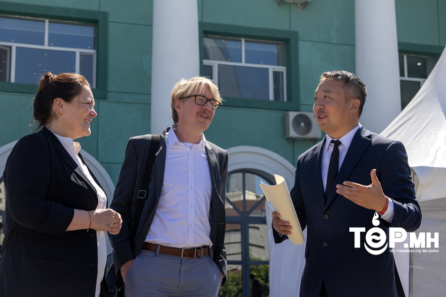 UEFA, FIFA зэрэг дэлхийн хэмжээний цэнгэлдэх хүрээлэнгийн архитектур, инженерингийн төслүүд дээр ажиллаж байсан GMP компанийн төлөөлөл Төв цэнгэлдэх хүрээлэнд ажиллаж байна