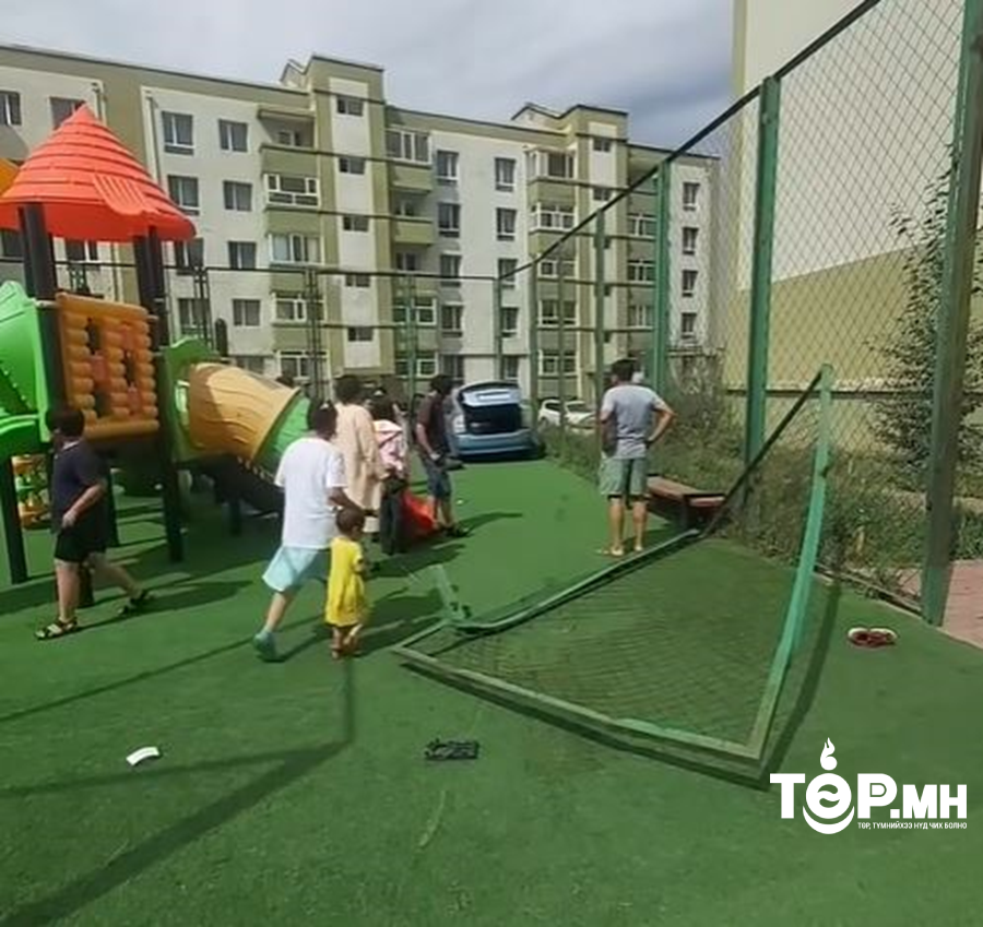 ТЦА: Тоглоомын талбай руу дайрч хүүхдүүд мөргөсөн жолоочийг шалгаж байна