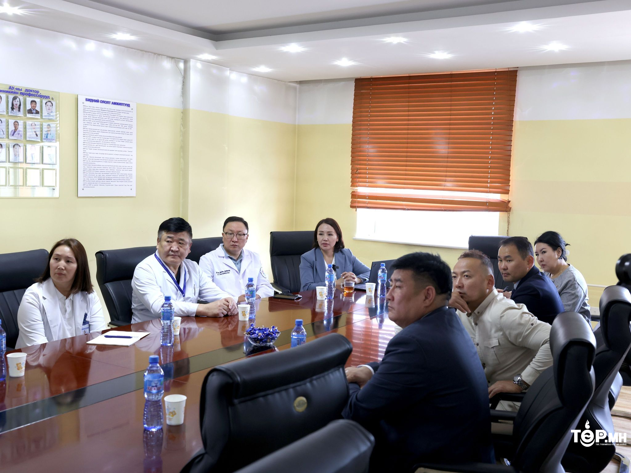 Нийслэлээс төрөх эмнэлгүүдэд дутагдалтай байсан диализын аппаратын асуудлыг шийдэж өглөө