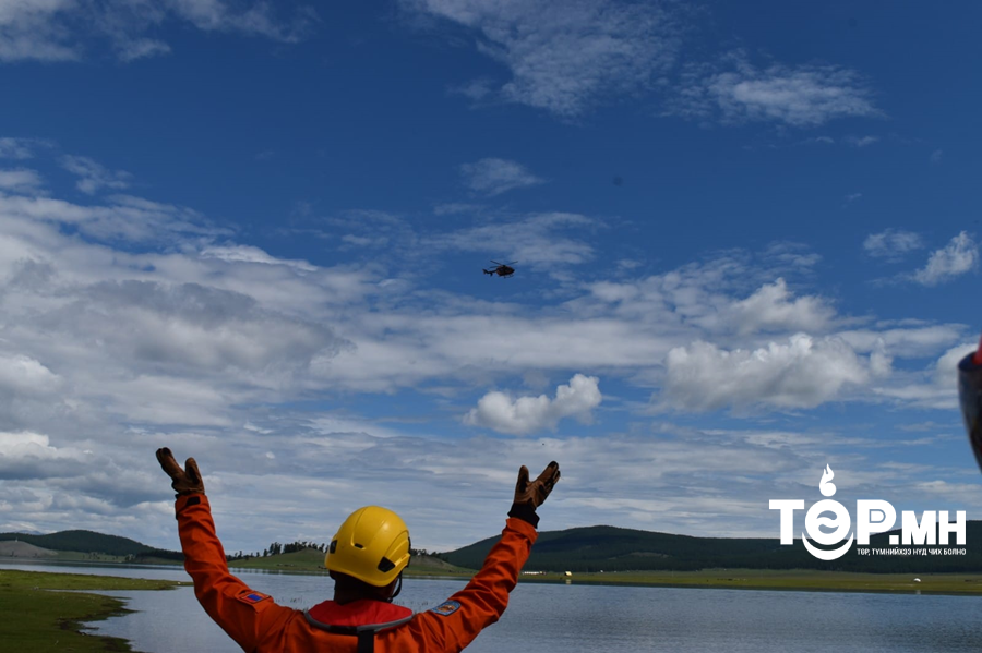 Нисдэг тэргээр уснаас аврах ажиллагааны дадлага сургуулийг Хөвсгөл нуурт зохион байгууллаа