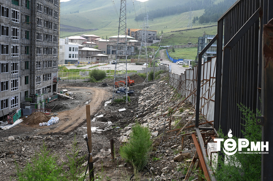 Зөвшөөрөлгүй 6154 метр хашааг буулгаад байна