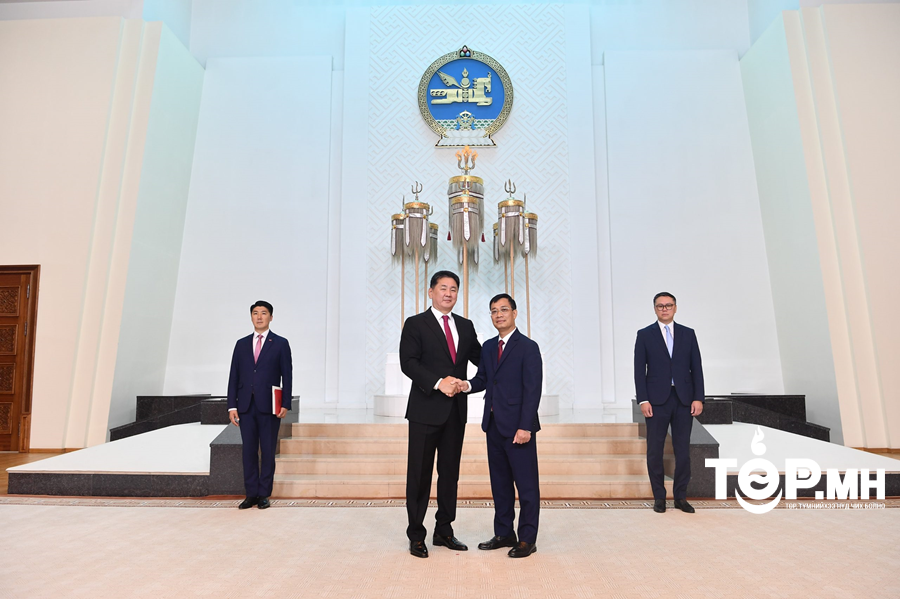 БНСВУ-аас Монгол Улсад суух Элчин сайд Итгэмжлэх жуух бичгээ өргөн барилаа