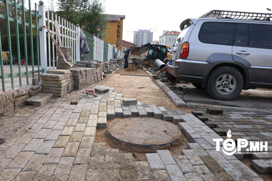 16 дугаар сургуулийн урд талд 370 метр борооны ус зайлуулах шугам угсарч дууслаа