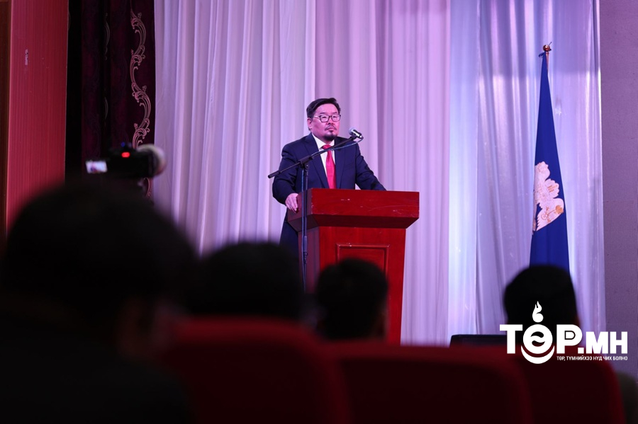 Ерөнхий сайд Г.Занданшатар нийслэлийн дүүрэг, хороодын Засаг дарга нартай уулзлаа