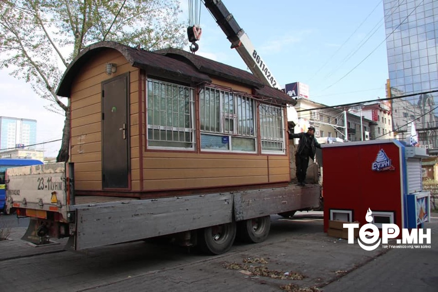 Х.Бат-Ялалт, Г.Одмаа нар 100 гаруй иргэнээс тус бүр 1 сая төгрөгийг “ТҮЦ-ийг нь буцааж байрлуулж өгнө” гэж хэлээд авчээ