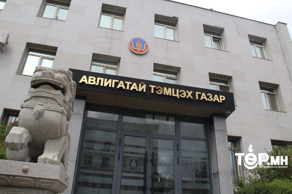 Барилга хүлээж авах дүгнэлтийг гаргуулахын тулд 73 сая төгрөгийн хахууль авчээ