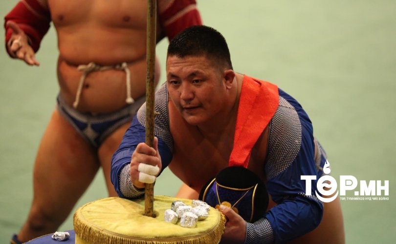 Монгол Улсын Ерөнхийлөгчийн нэрэмжит цомыг Улсын харцага Б.Бат-Өлзий хүртлээ