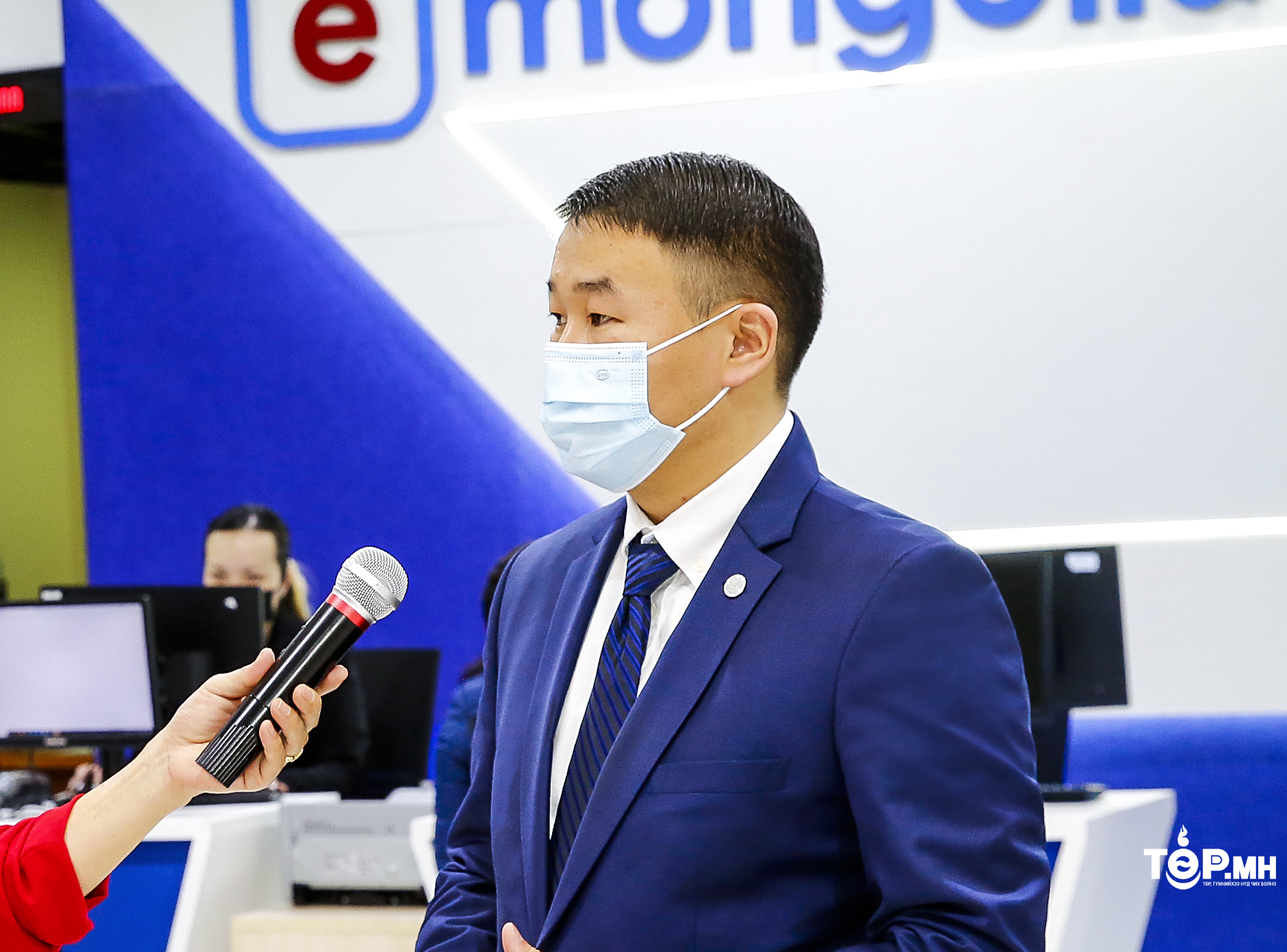 Хүнд суртал, чирэгдлийг арилгах тухай саналыг 1800-1200 дугаарт авч эхэллээ