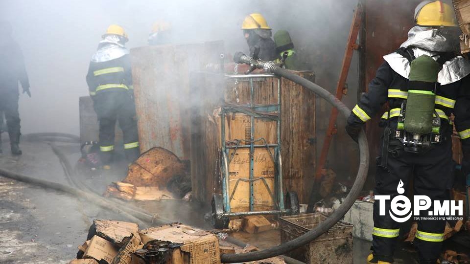 Айлын байшин, автомашин шатжээ