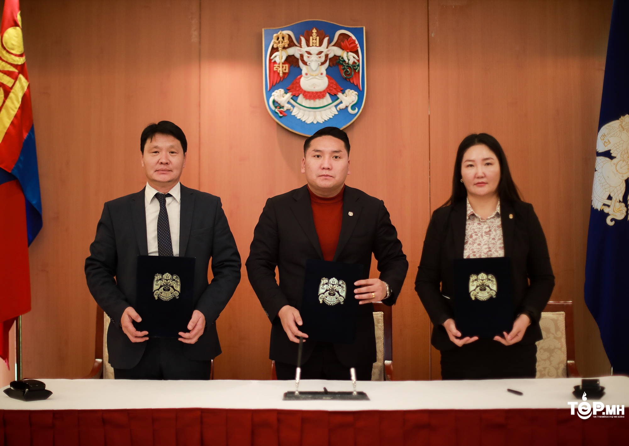 Нийслэлийн Хөдөлмөр, нийгмийн түншлэлийн гурван талт хороо хуралдаж, хамтын хэлэлцээр байгууллаа