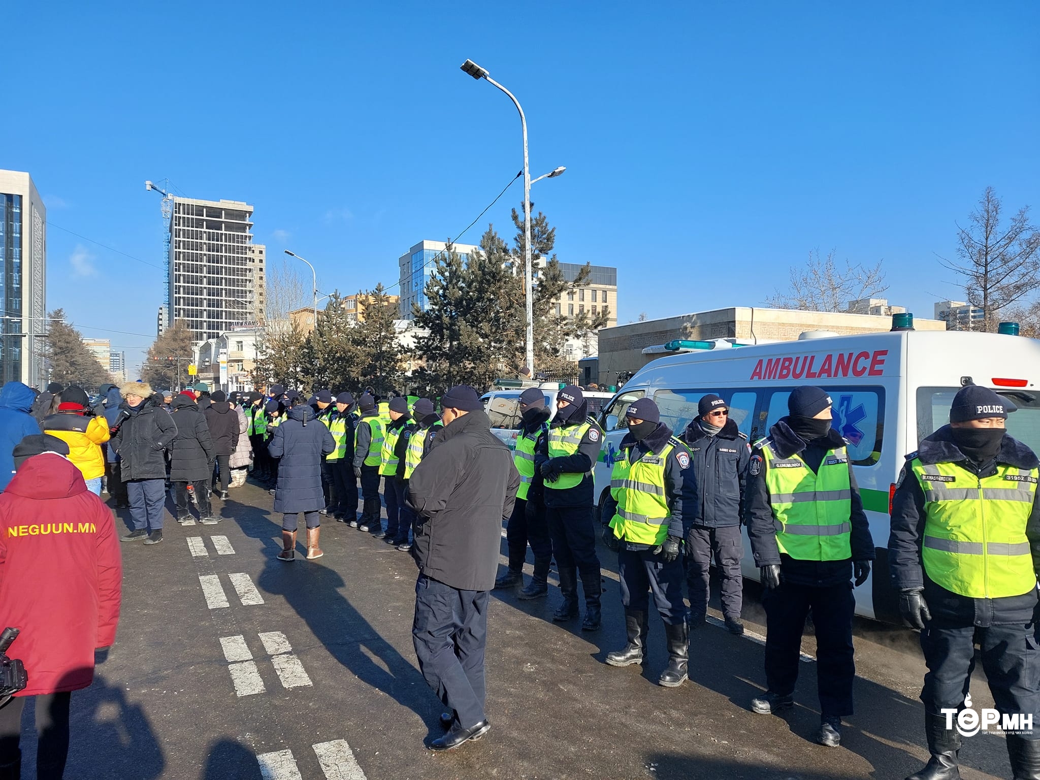 Залуусыг "нүцэглэхэд" нөлөөлсөн гэх иргэн Э-г 1 сар хорихоор болжээ