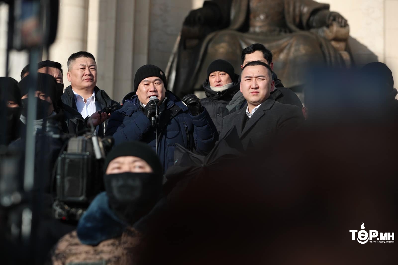 НҮҮРСНИЙ ХУЛГАЙН хэргээр шалгагдаж буй хүмүүсийн НЭРСИЙГ ЗАРЛАНА