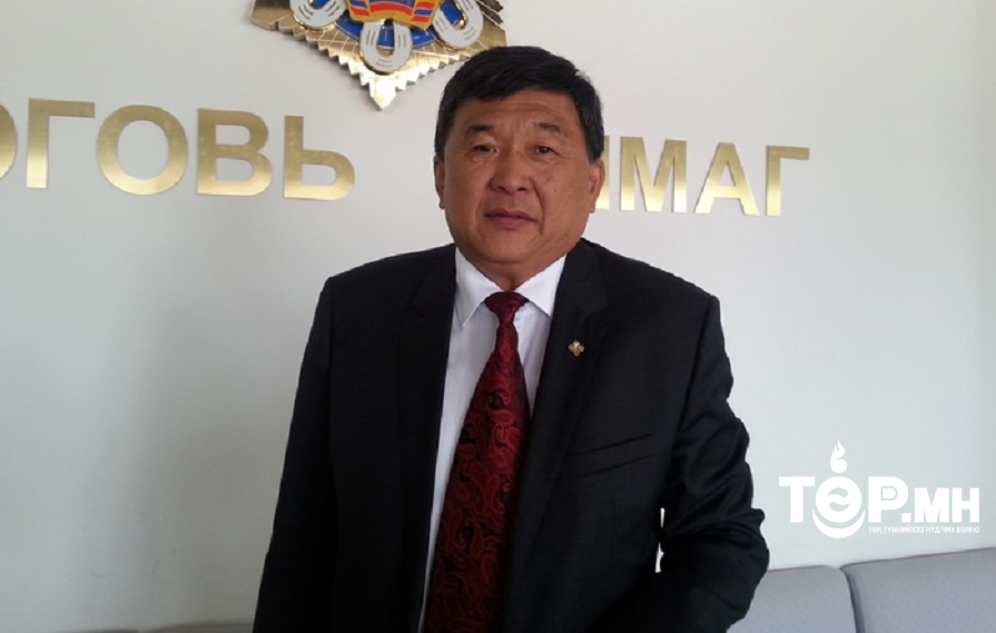 Өмнөговь аймгийн Засаг дарга асан Б.Бадрааг Монгол Улсын хилээр орж ирсэн даруйд цагдан хорино