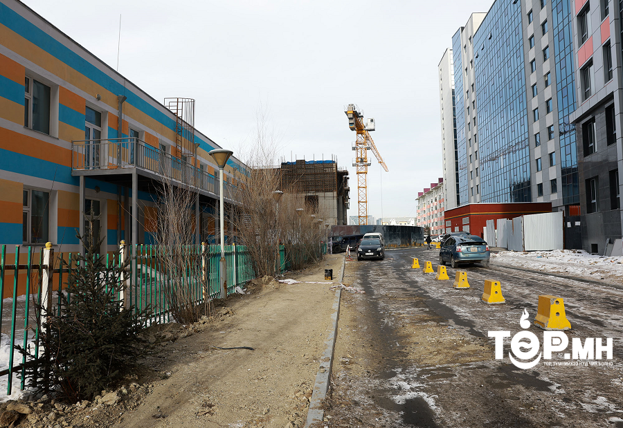 "Нархан" хотхоны баруун талд явган хүн зорчих нөхцөлийг бүрдүүлж эхэллээ