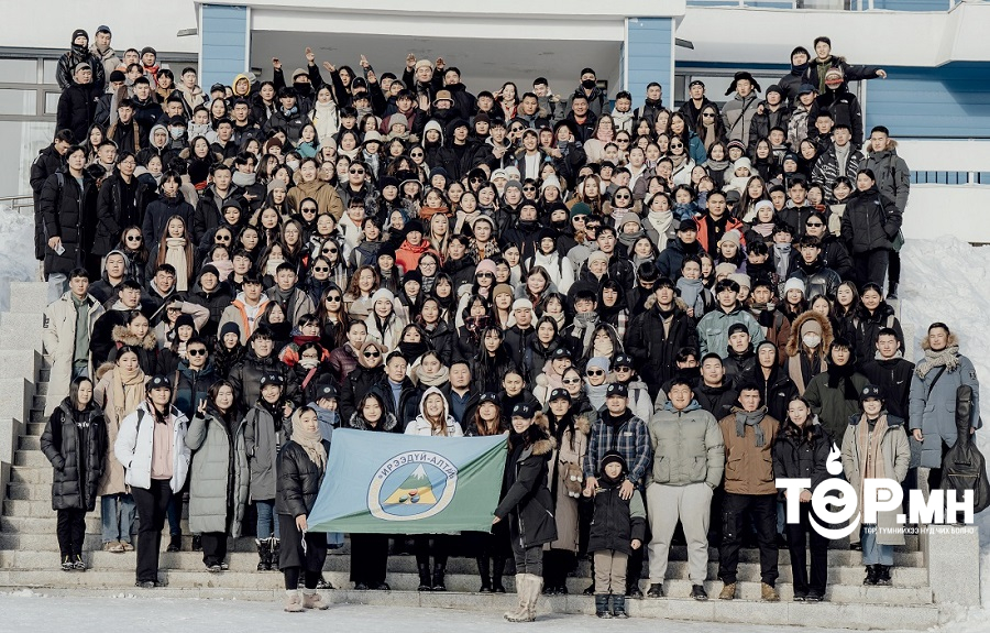 Алтайн 500 залуус “ӨВЛИЙН ЦЭНЭГ”-ээ авлаа