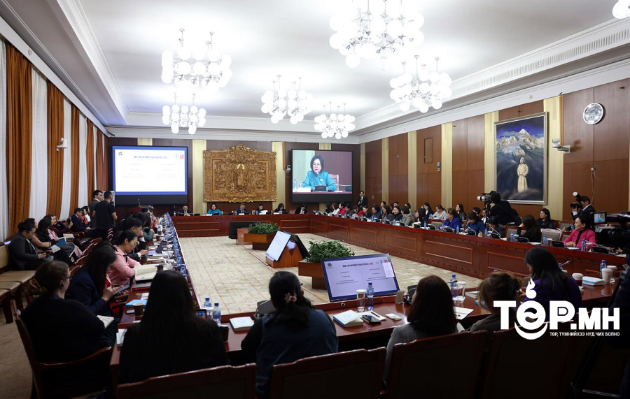 Эмэгтэй парламентчид “Шийдвэр гаргах түвшинд тэгш төлөөллийг хангахад чиглэсэн арга зам” сэдвээр хэлэлцүүлэг өрнүүллээ