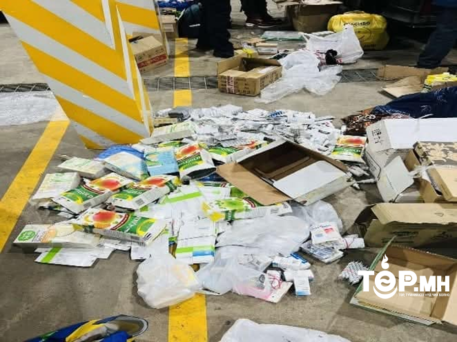 Мансууруулах үйлчилгээ үзүүлдэг их хэмжээний эмийг ундаа, жигнэмгийн хайрцагт нуун далдалж, хил давуулах гэж байсан зөрчлийг илрүүлэв